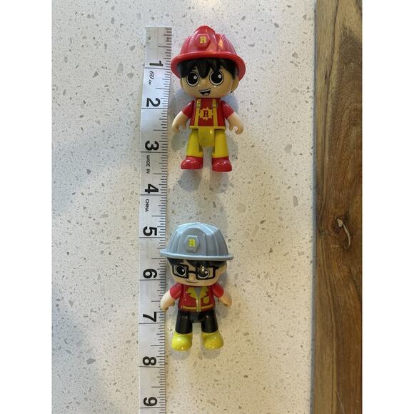 Ryan's World Firefighter And Construction 2019 Set of 2 - Picture 2 of 6